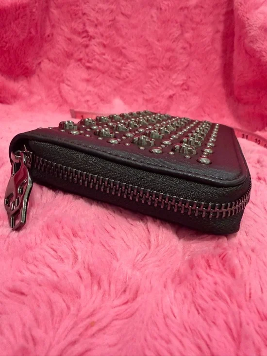 Black Skull-Stud Zip Wallet - Women - Picture 7 of 10